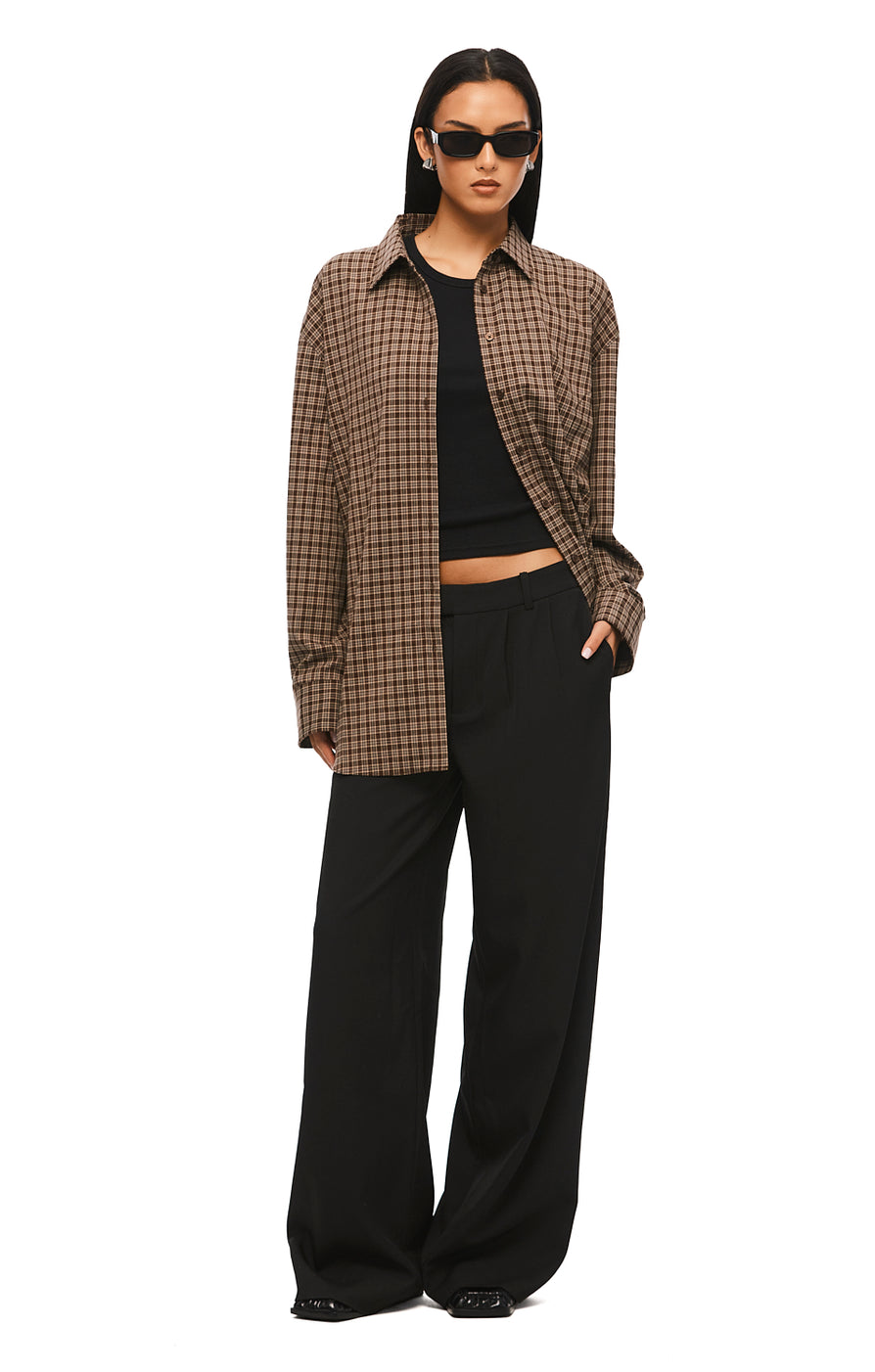 THE PAX COFFEE SHIRT | MODEL