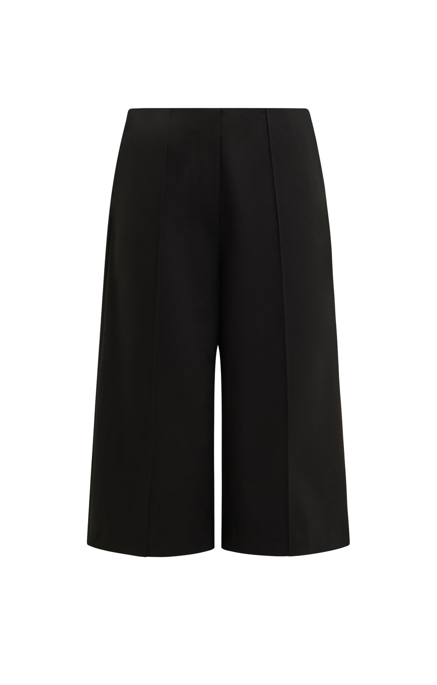 THE RHEA BLACK BERMUDA SHORT | GHOST