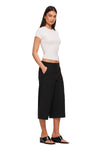 THE RHEA BLACK BERMUDA SHORT | MODEL