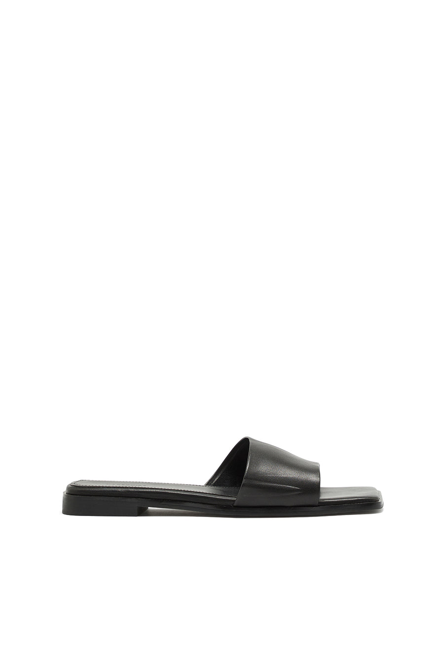 THE ROMY BLACK FLAT | GHOST