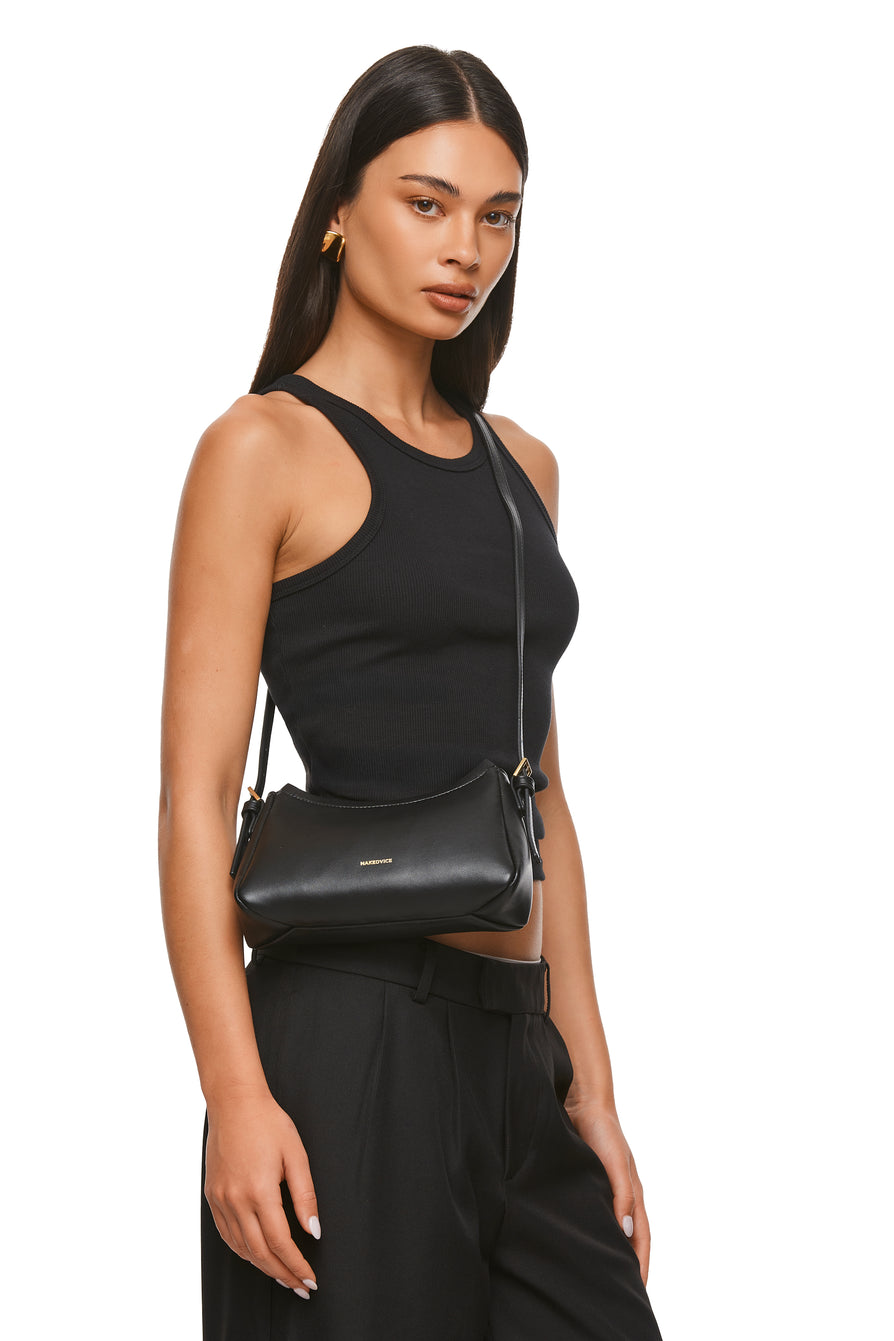 THE BRIAR BLACK MINI BAG | MODEL