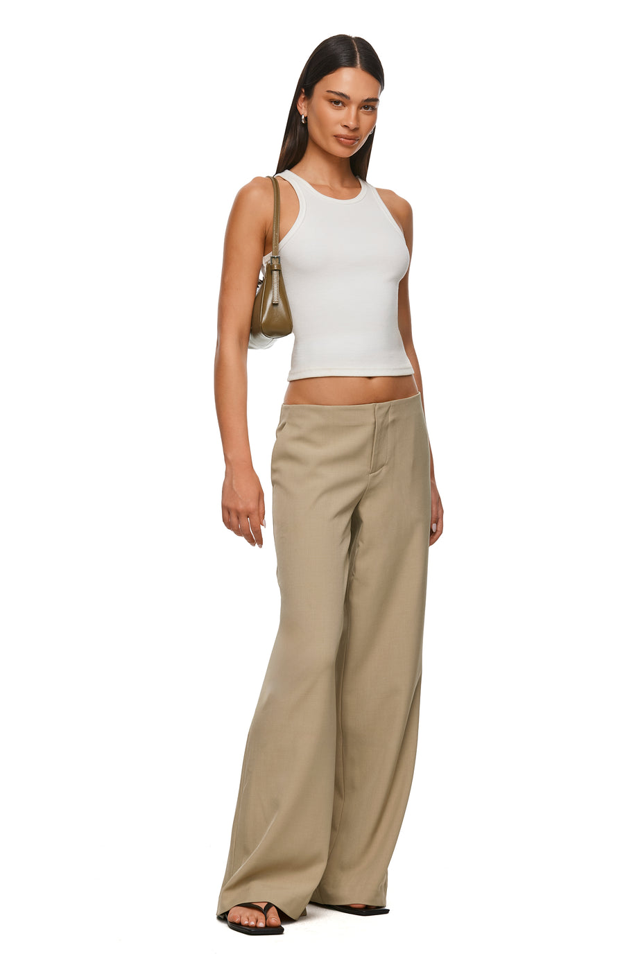 THE HARPER BLONDE PANT | MODEL
