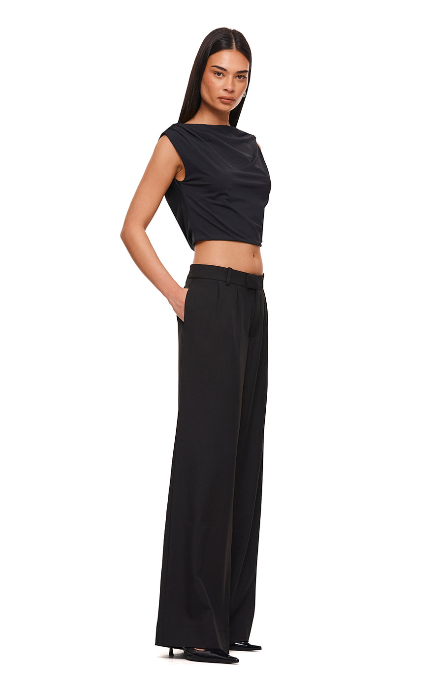 THE SOLEIL BLACK TOP | MODEL