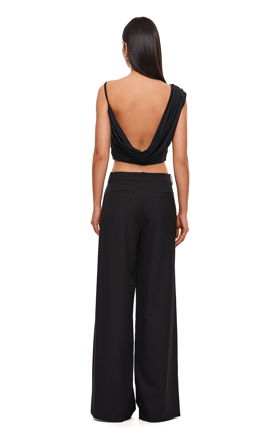 THE SOLEIL BLACK TOP | MODEL