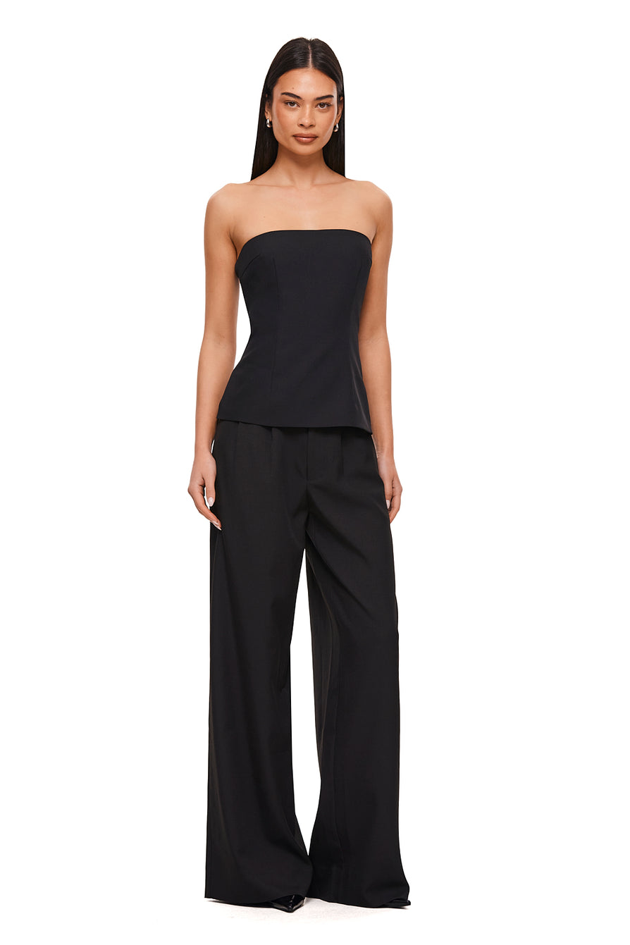 THE SULLIVAN BLACK TOP | MODEL