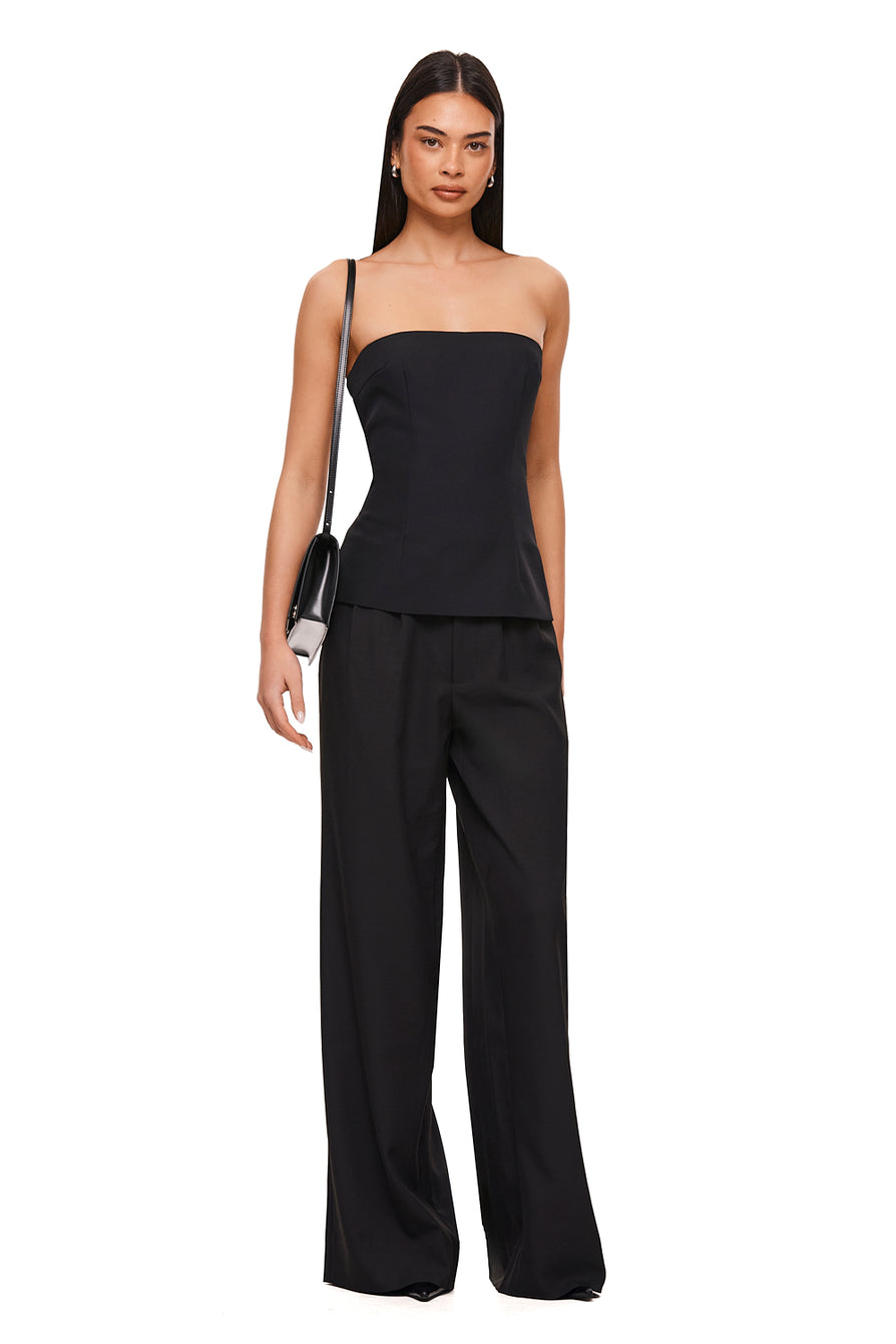 THE SULLIVAN BLACK TOP | MODEL