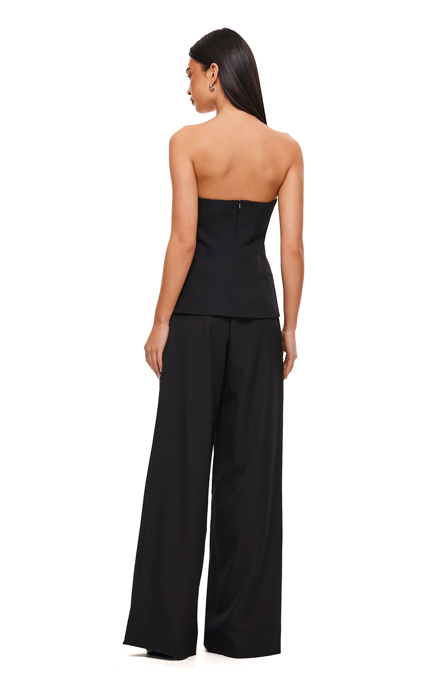 THE SULLIVAN BLACK TOP | MODEL