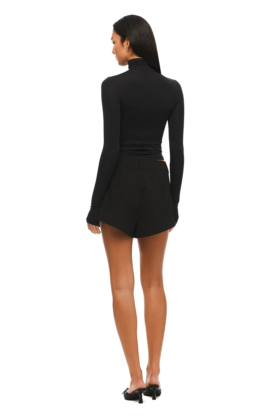 THE ALTO BLACK PINSTRIPE SHORT | MODEL