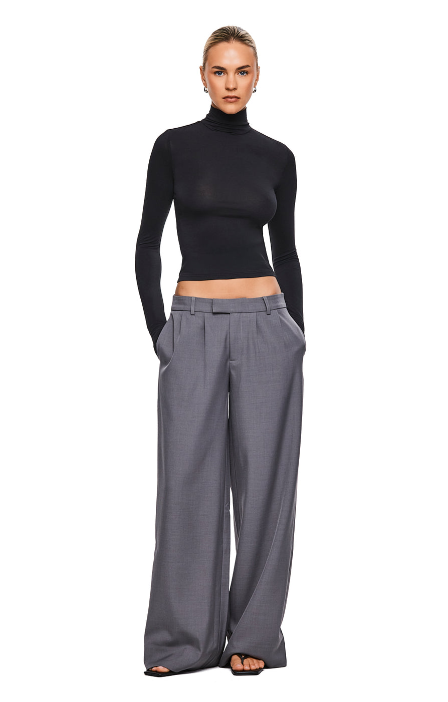 THE TULSA BLACK TURTLENECK | MODEL