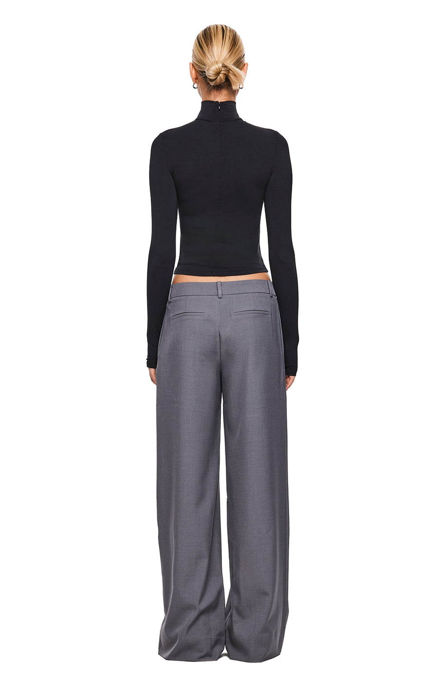 THE TULSA BLACK TURTLENECK | MODEL