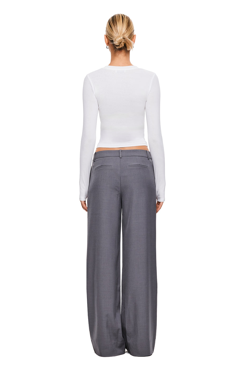 THE DOVE WHITE TOP | MODEL