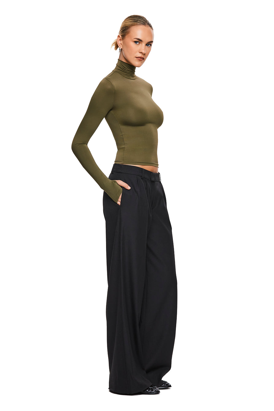 THE TULSA KHAKI TURTLENECK | MODEL
