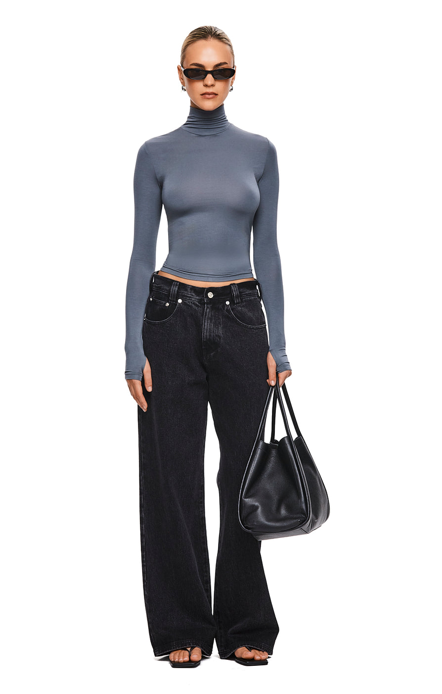 THE TULSA SLATE TURTLENECK | MODEL