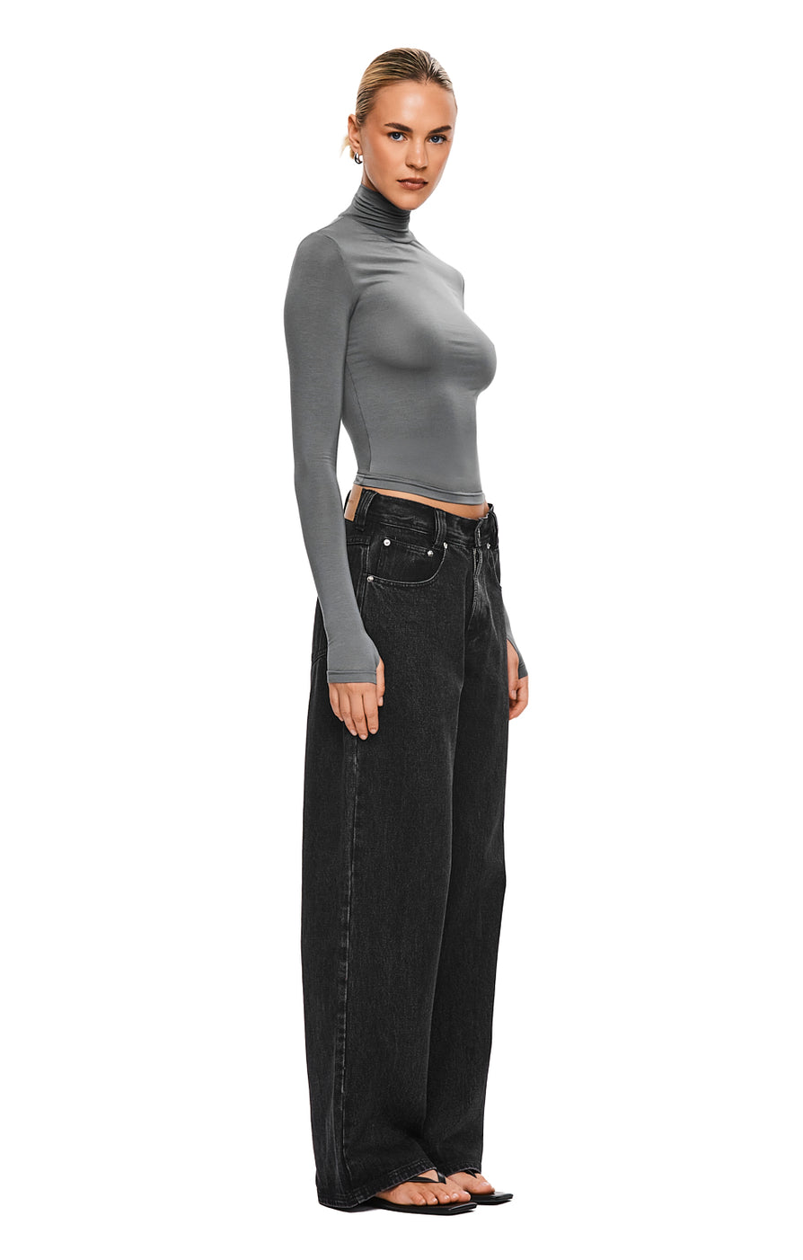 THE TULSA SLATE TURTLENECK | MODEL