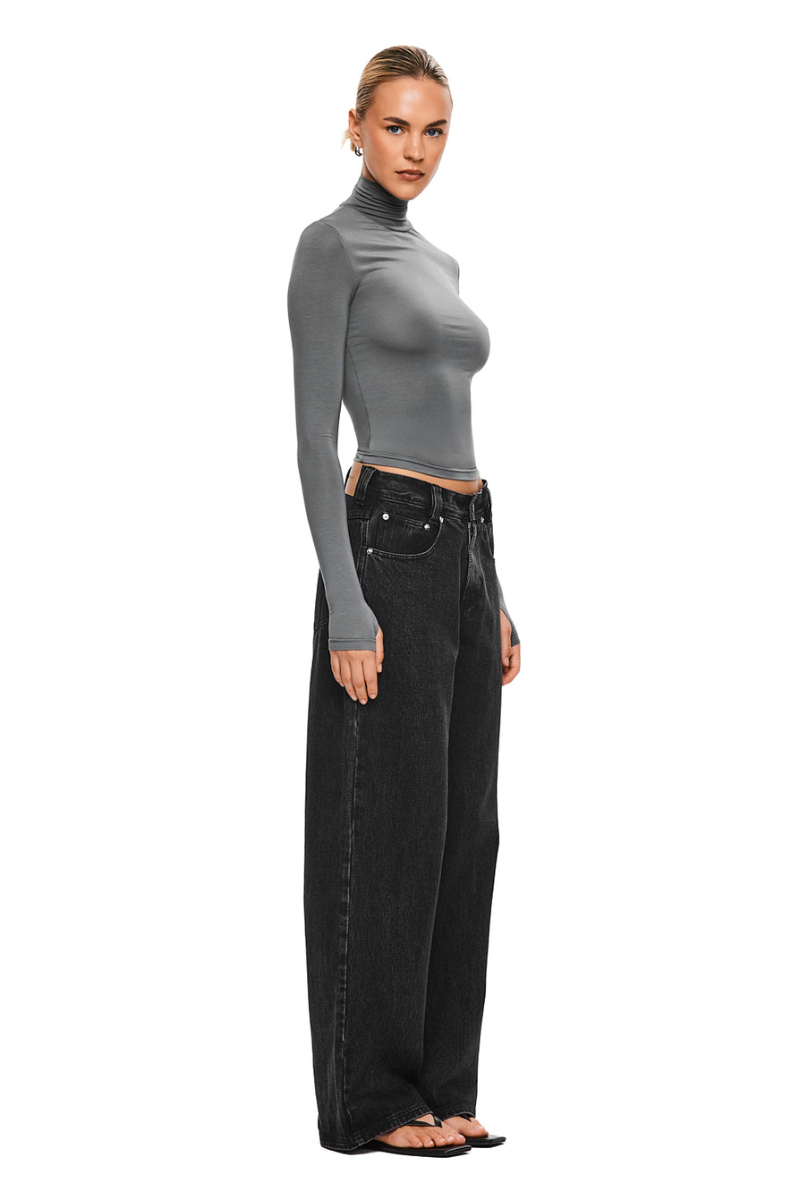 THE TULSA SLATE TURTLENECK | MODEL