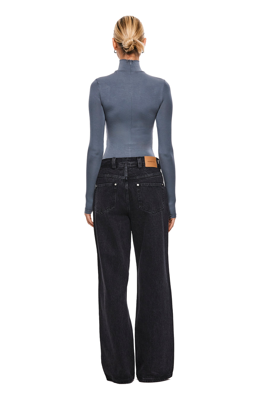 THE TULSA SLATE TURTLENECK | MODEL