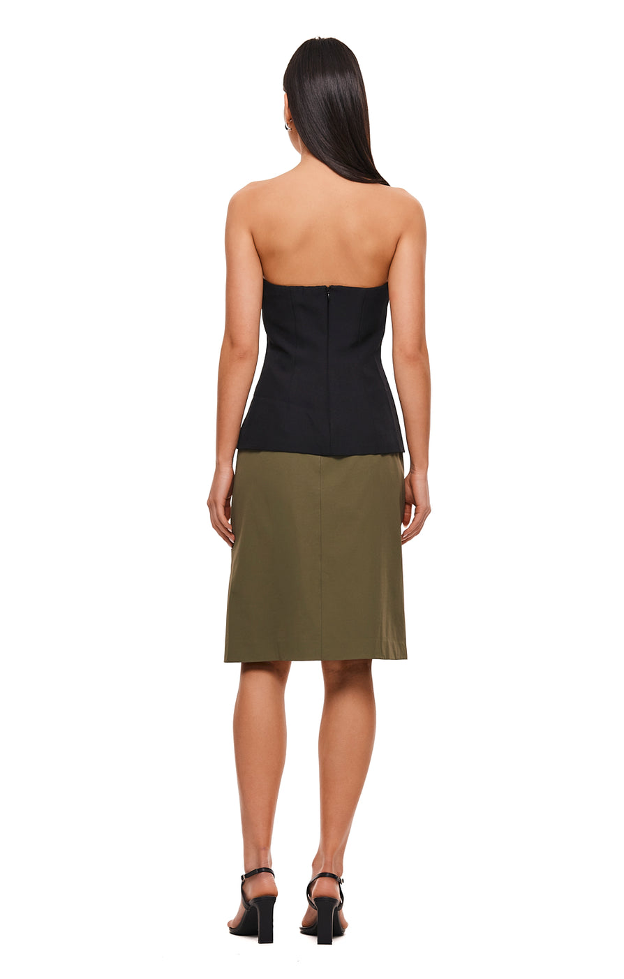 THE SULLIVAN BLACK TOP | MODEL