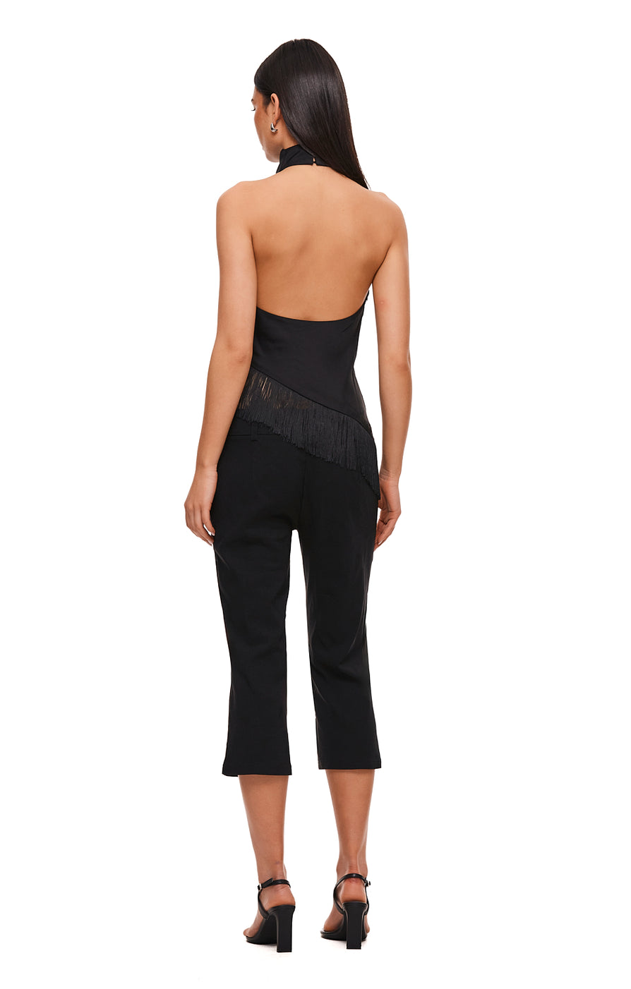 THE ZALI BLACK CAPRI PANT | MODEL