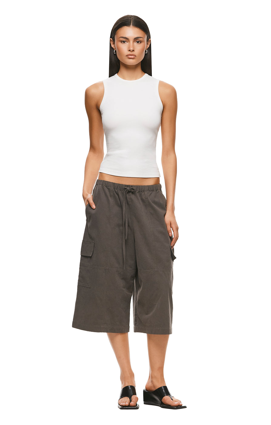 THE ZUMA GREY SHORT | MODEL