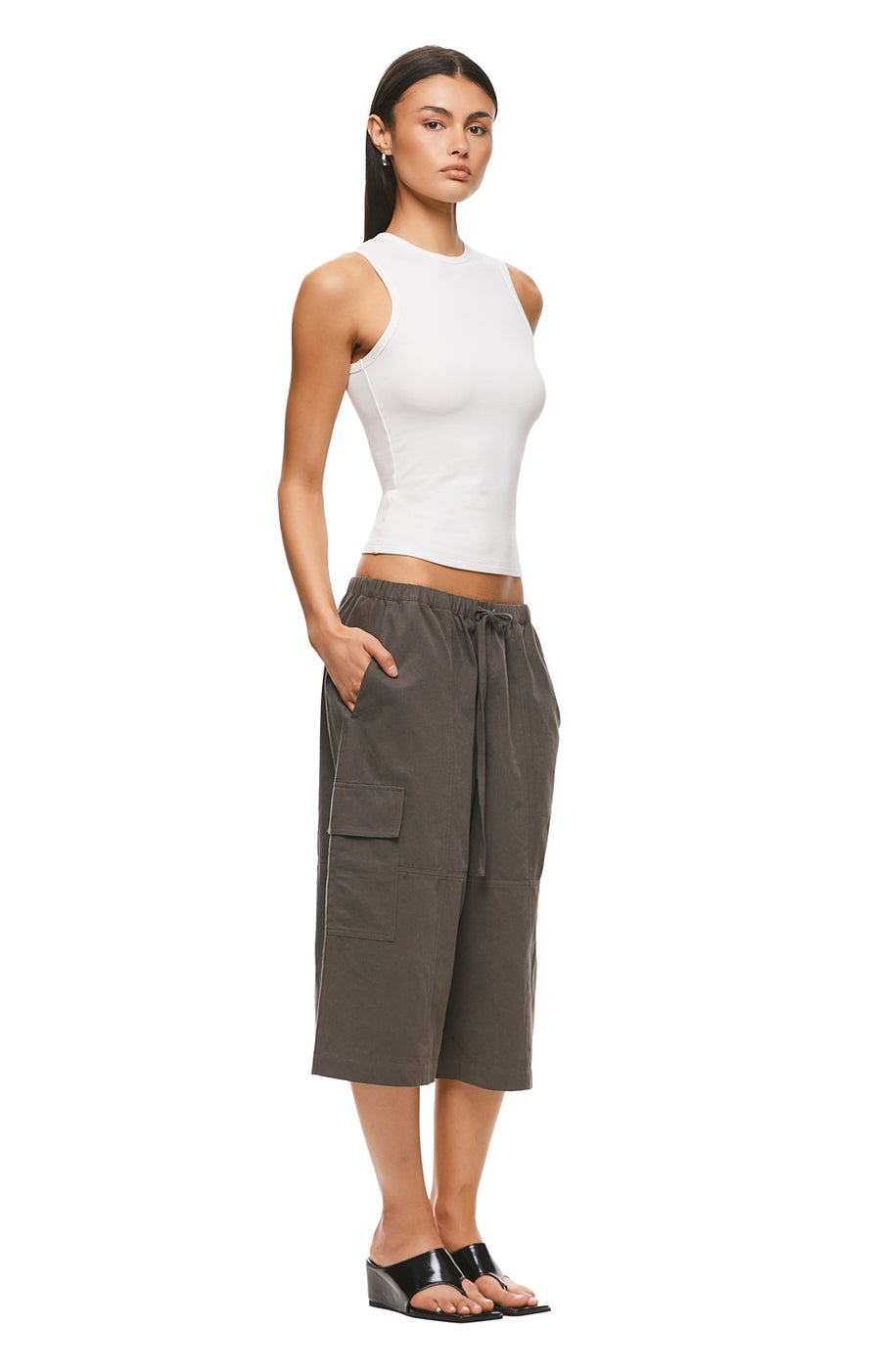 THE ZUMA GREY SHORT | MODEL
