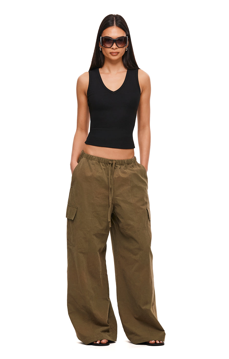 THE ZUMA MOSS PANT | MODEL