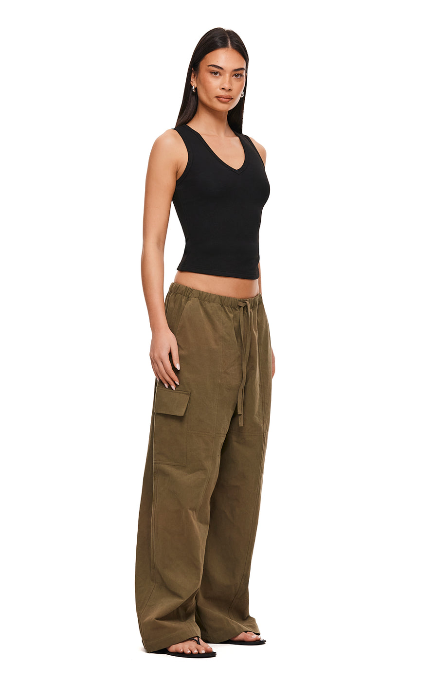 THE ZUMA MOSS PANT | MODEL