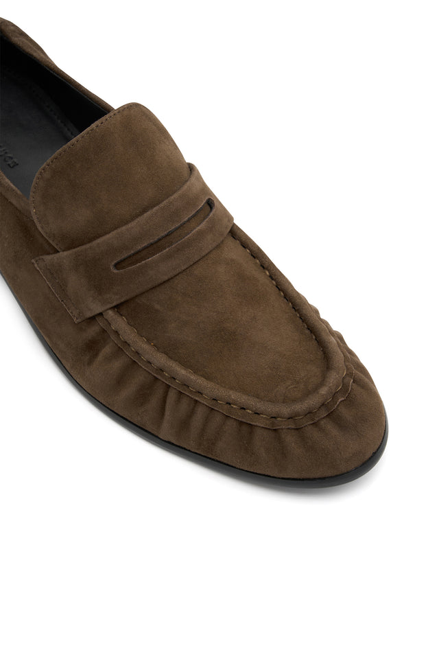 THE CAMDEN COCOA LOAFER