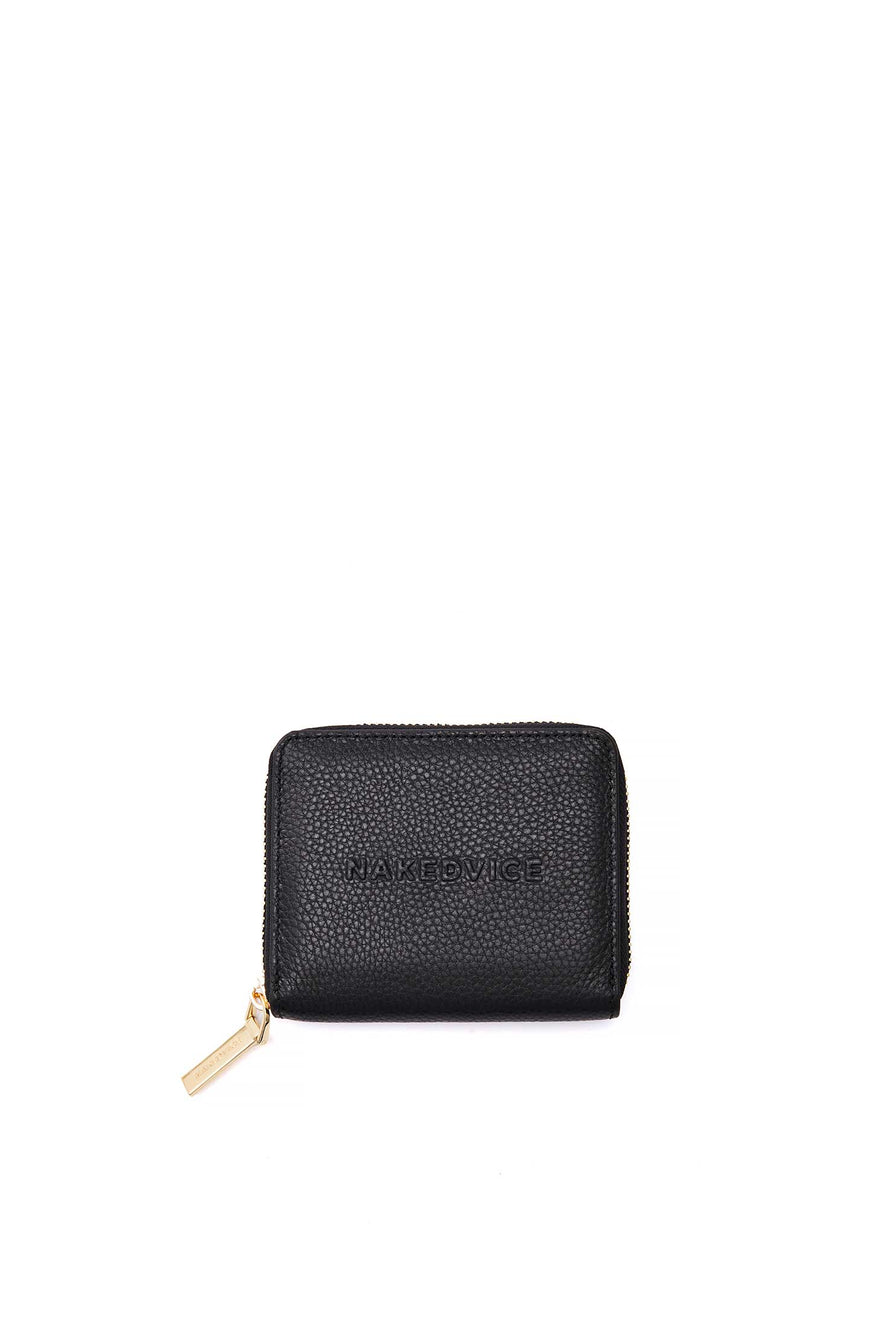 THE THEO GOLD WALLET | model